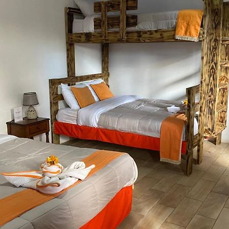 Hotel Your House 알라후엘라 외부 사진